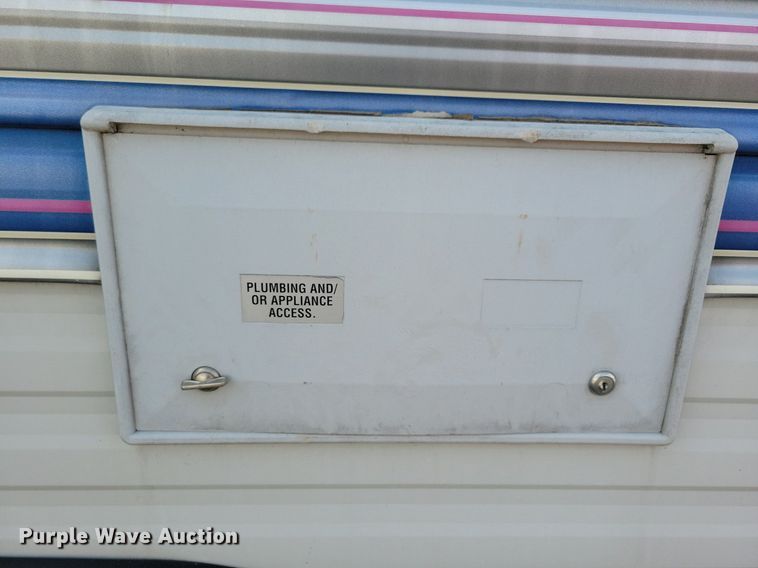 image for item IQ9936 1994 Fleetwood Terry  camper