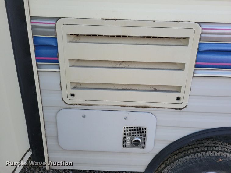 image for item IQ9936 1994 Fleetwood Terry  camper