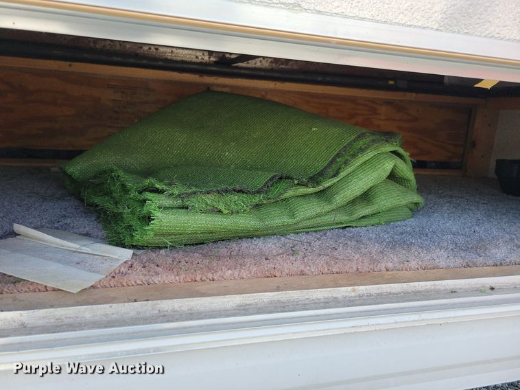 image for item IQ9936 1994 Fleetwood Terry  camper