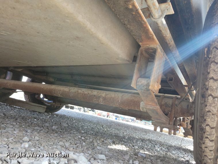 image for item IQ9936 1994 Fleetwood Terry  camper