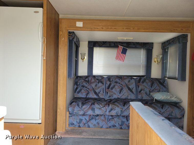 image for item IQ9936 1994 Fleetwood Terry  camper