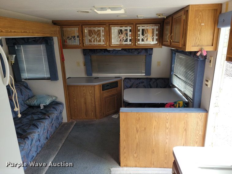 image for item IQ9936 1994 Fleetwood Terry  camper