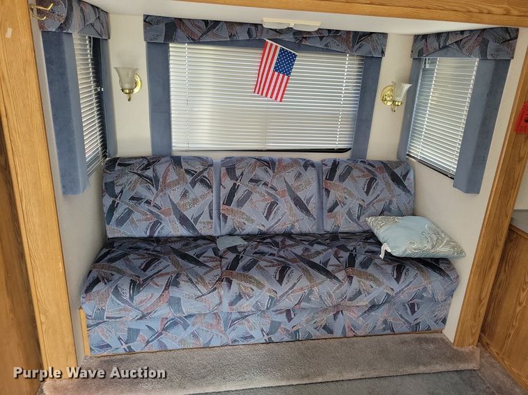 image for item IQ9936 1994 Fleetwood Terry  camper