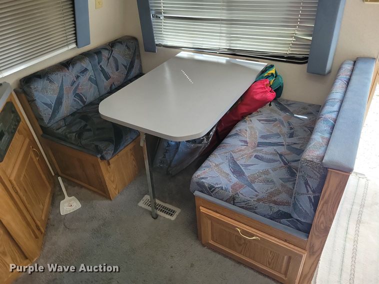 image for item IQ9936 1994 Fleetwood Terry  camper