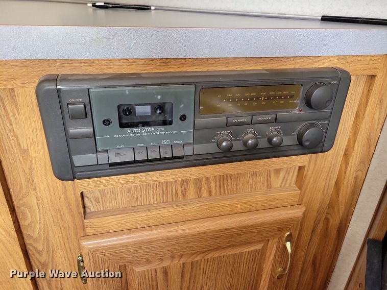 image for item IQ9936 1994 Fleetwood Terry  camper