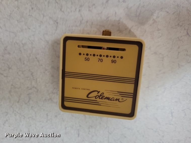 image for item IQ9936 1994 Fleetwood Terry  camper