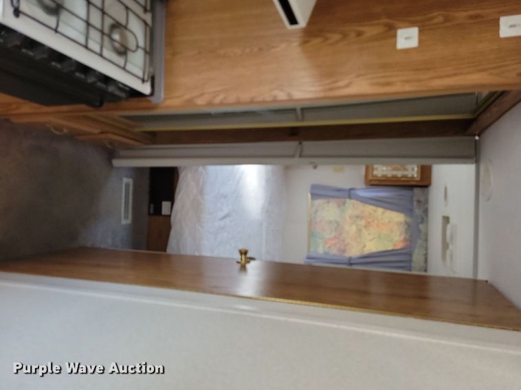 image for item IQ9936 1994 Fleetwood Terry  camper