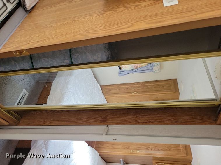 image for item IQ9936 1994 Fleetwood Terry  camper