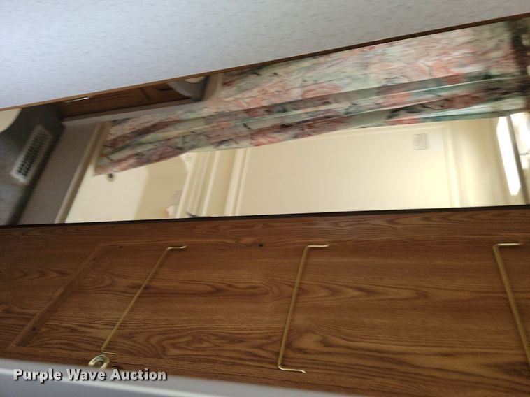 image for item IQ9936 1994 Fleetwood Terry  camper