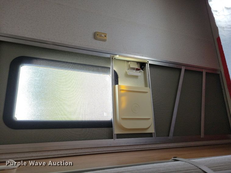 image for item IQ9936 1994 Fleetwood Terry  camper