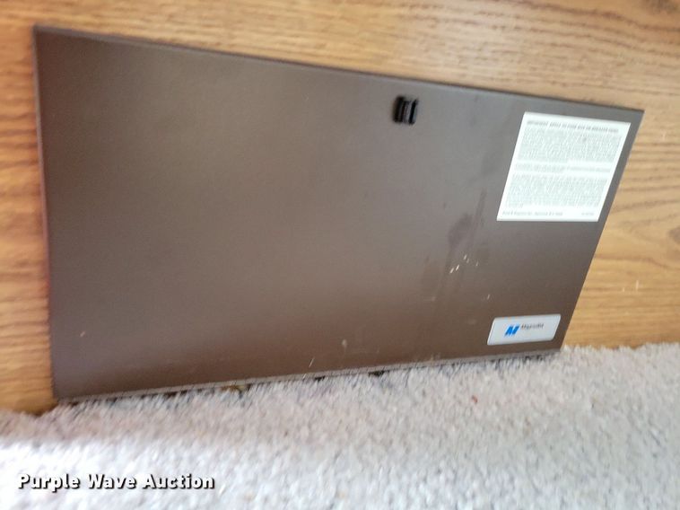 image for item IQ9936 1994 Fleetwood Terry  camper