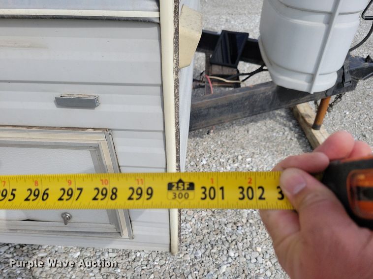 image for item IQ9936 1994 Fleetwood Terry  camper