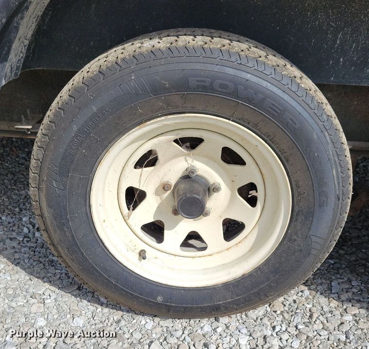 image for item IQ9936 1994 Fleetwood Terry  camper