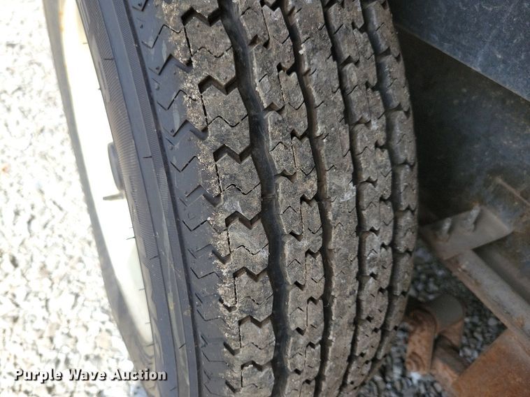 image for item IQ9936 1994 Fleetwood Terry  camper