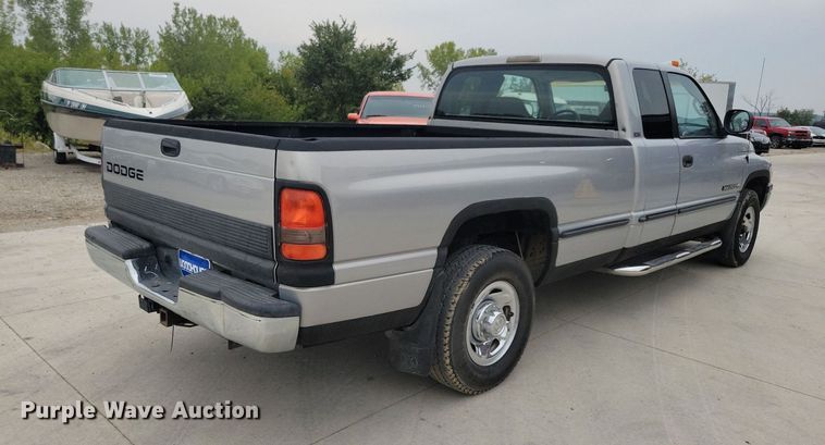 image for item IQ9944 1999 Dodge Ram 2500  Quad Cab pickup truck