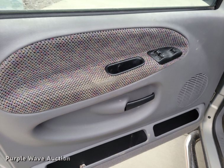 image for item IQ9944 1999 Dodge Ram 2500  Quad Cab pickup truck