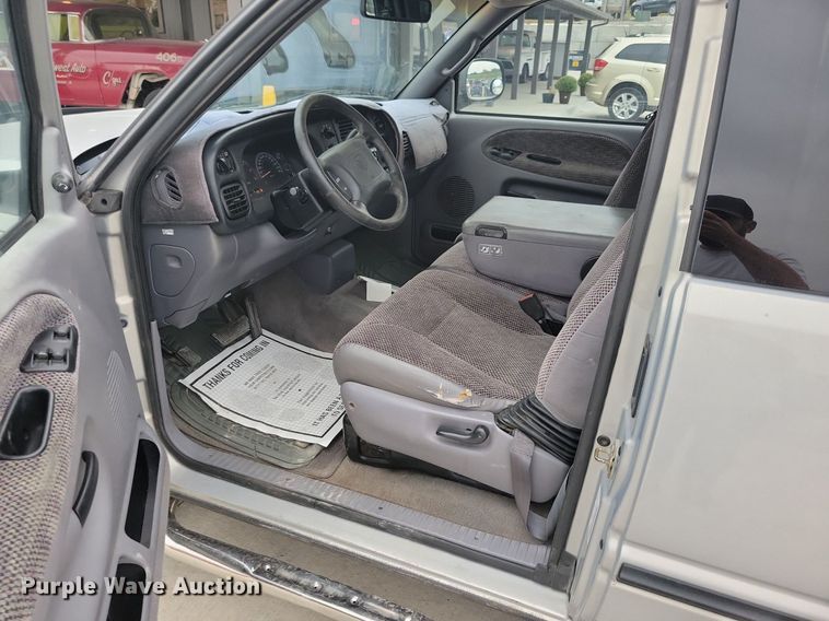 image for item IQ9944 1999 Dodge Ram 2500  Quad Cab pickup truck