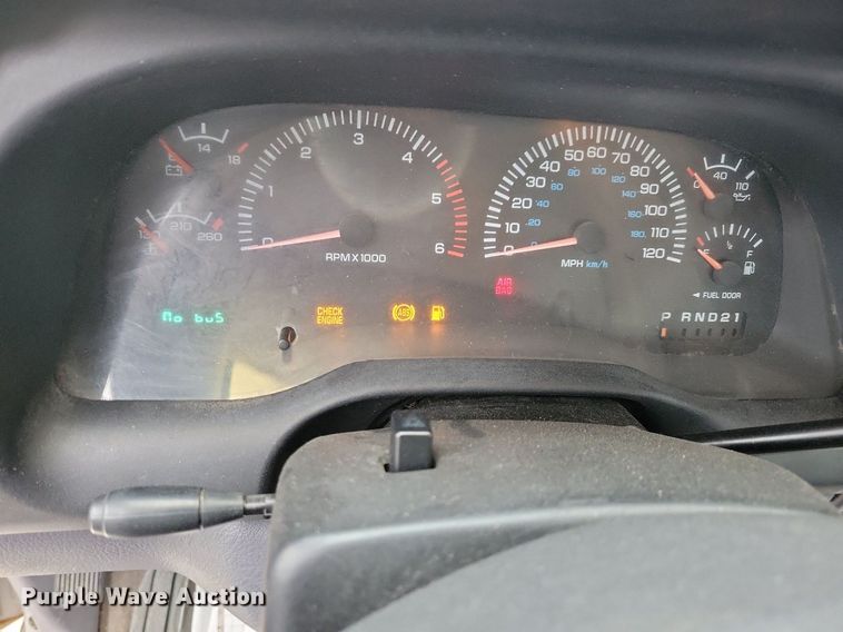 image for item IQ9944 1999 Dodge Ram 2500  Quad Cab pickup truck