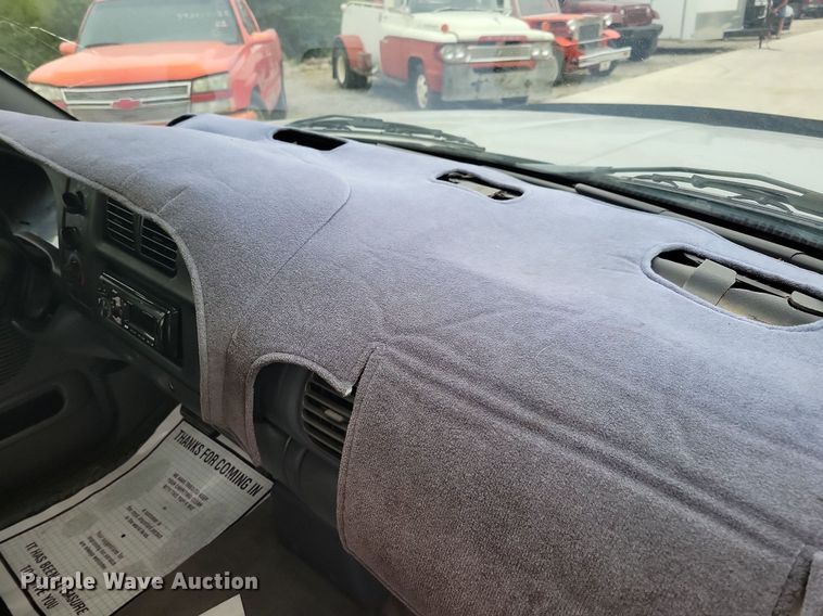 image for item IQ9944 1999 Dodge Ram 2500  Quad Cab pickup truck