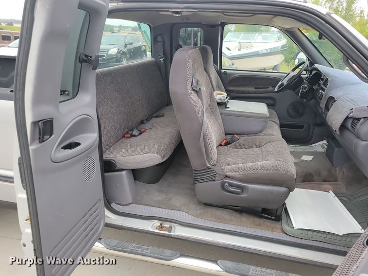 image for item IQ9944 1999 Dodge Ram 2500  Quad Cab pickup truck