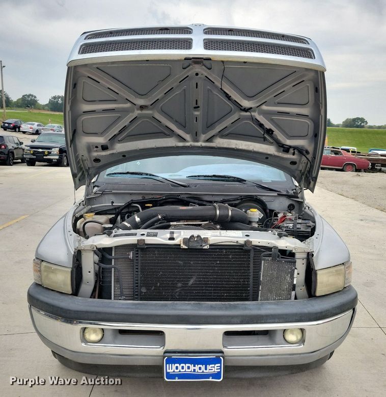 image for item IQ9944 1999 Dodge Ram 2500  Quad Cab pickup truck