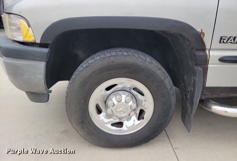 image for item IQ9944 1999 Dodge Ram 2500  Quad Cab pickup truck