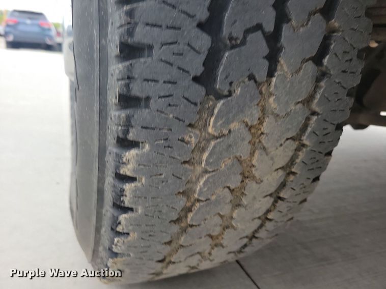 image for item IQ9944 1999 Dodge Ram 2500  Quad Cab pickup truck