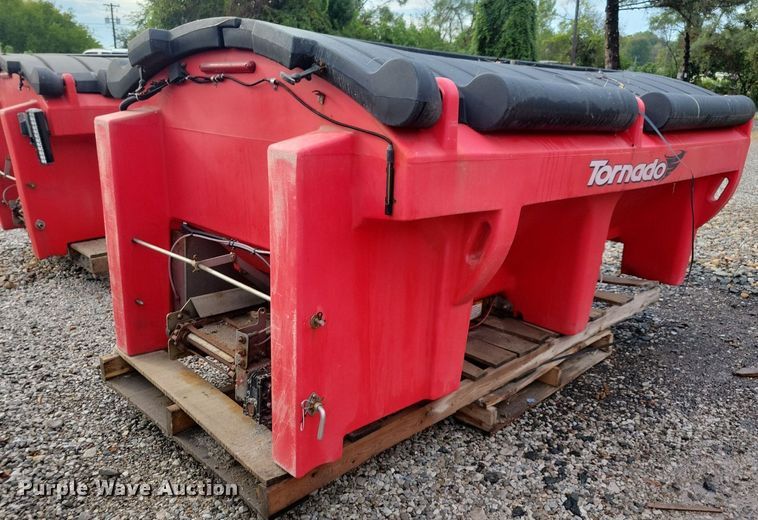 image for item IQ9949 2018 Western Tornado  spreader