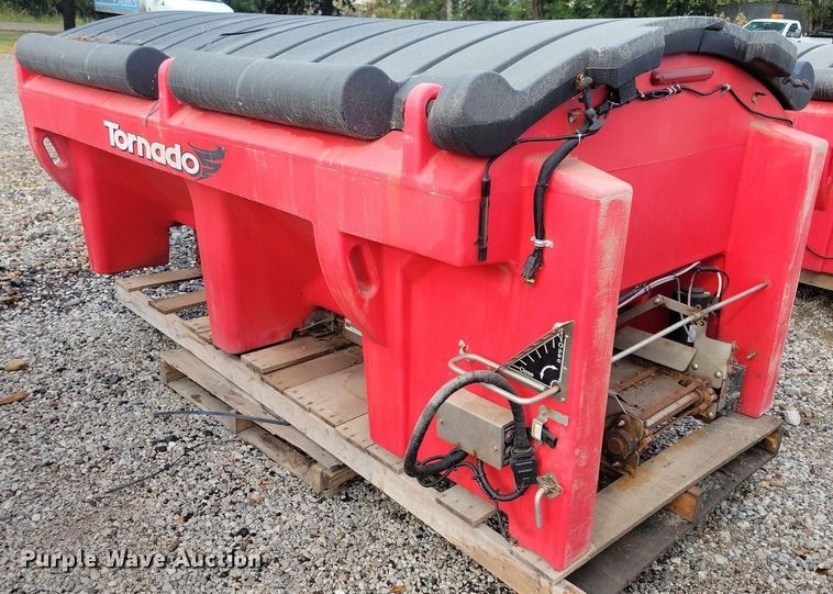 image for item IQ9949 2018 Western Tornado  spreader