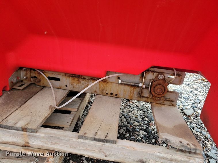 image for item IQ9949 2018 Western Tornado  spreader