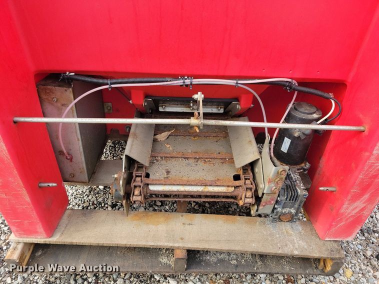 image for item IQ9949 2018 Western Tornado  spreader