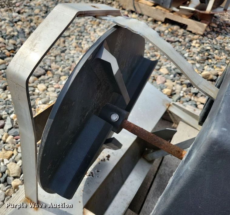 image for item IQ9949 2018 Western Tornado  spreader