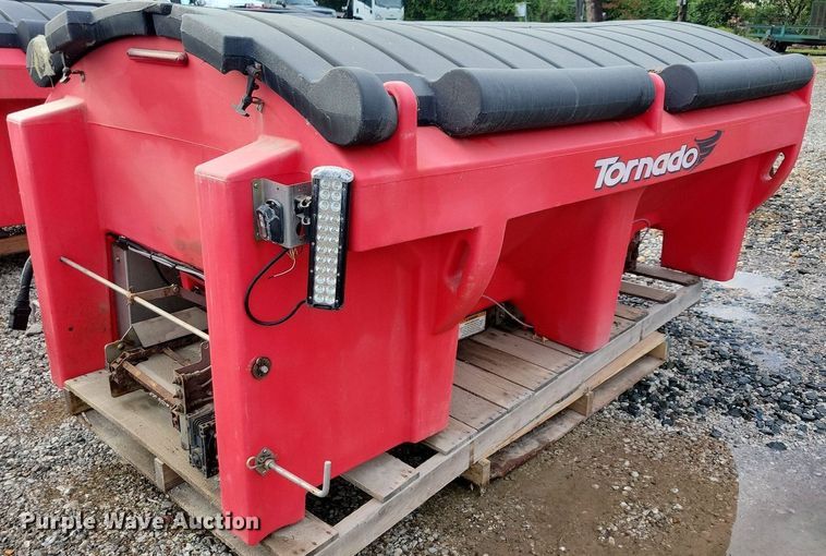 image for item IQ9950 2019 Western Tornado  spreader