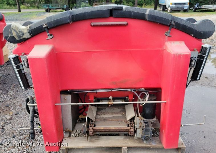 image for item IQ9950 2019 Western Tornado  spreader