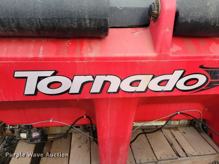 image for item IQ9950 2019 Western Tornado  spreader