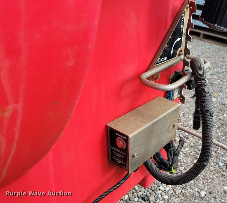 image for item IQ9950 2019 Western Tornado  spreader