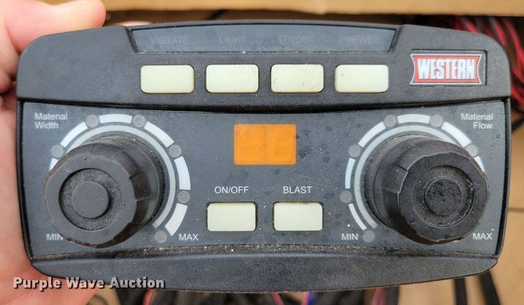 image for item IQ9950 2019 Western Tornado  spreader