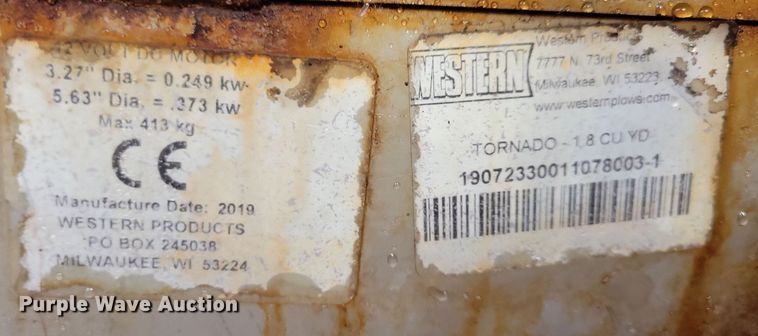 image for item IQ9950 2019 Western Tornado  spreader