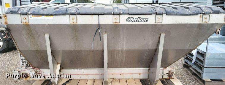 image for item IQ9951 2021 Western Striker  spreader