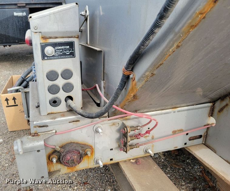 image for item IQ9951 2021 Western Striker  spreader