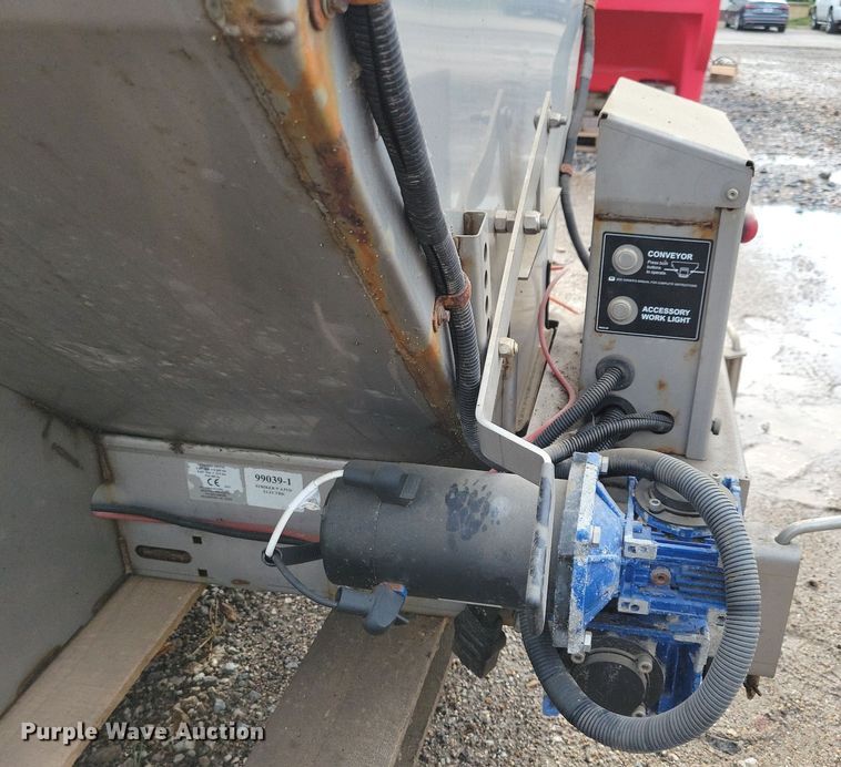 image for item IQ9951 2021 Western Striker  spreader