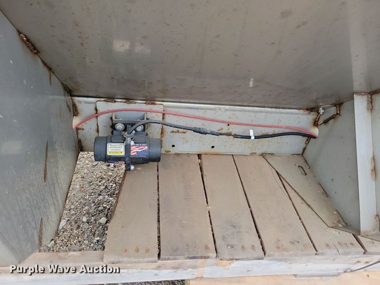 image for item IQ9951 2021 Western Striker  spreader