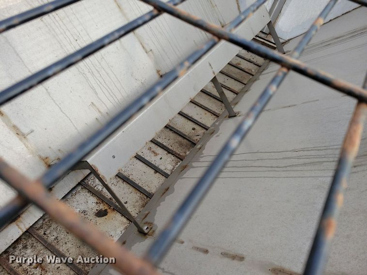 image for item IQ9951 2021 Western Striker  spreader