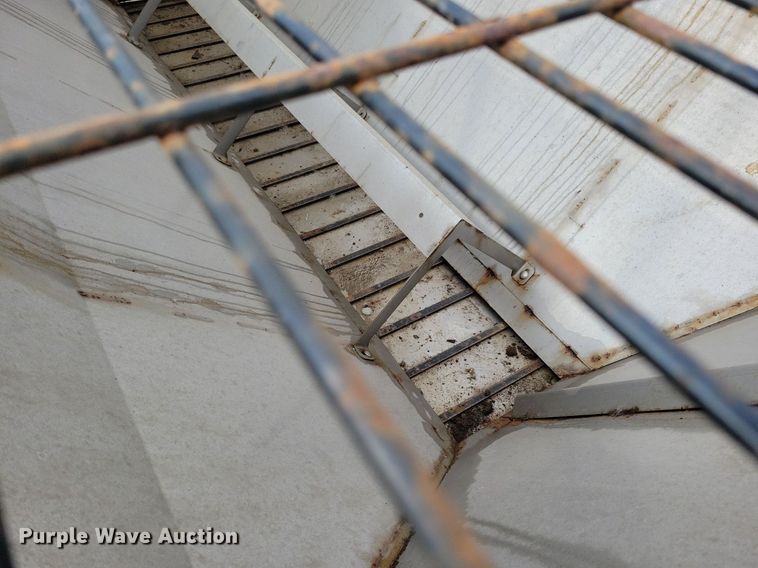 image for item IQ9951 2021 Western Striker  spreader