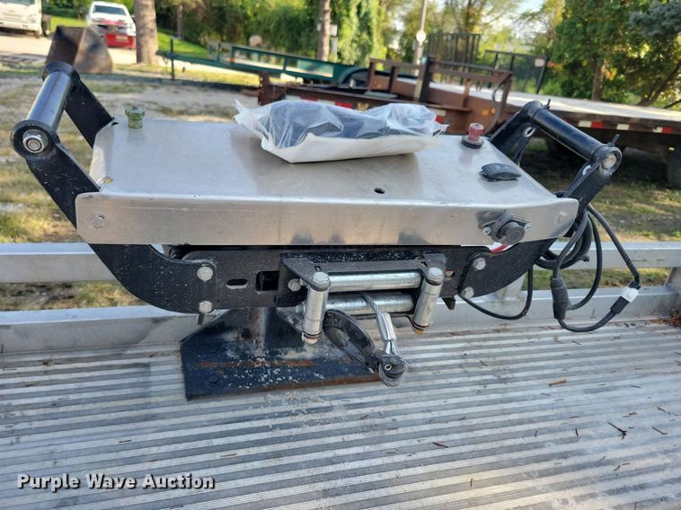 image for item IQ9953 2017 Voyager Industries Bear Track  tilt deck utility trailer
