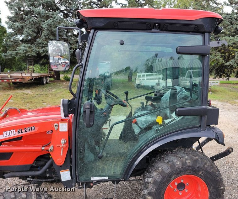 image for item IQ9954 Kioti CX2510  MFWD tractor