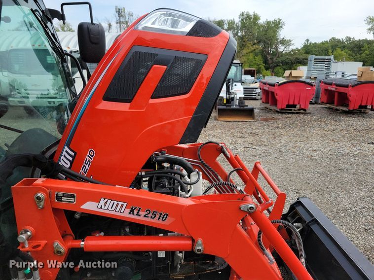 image for item IQ9954 Kioti CX2510  MFWD tractor