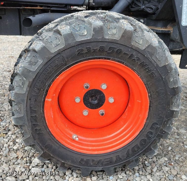 image for item IQ9954 Kioti CX2510  MFWD tractor