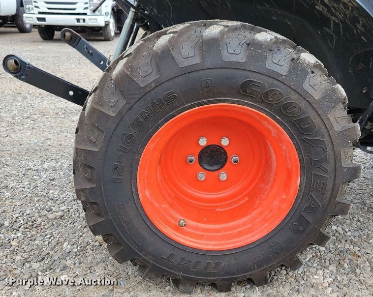 image for item IQ9954 Kioti CX2510  MFWD tractor