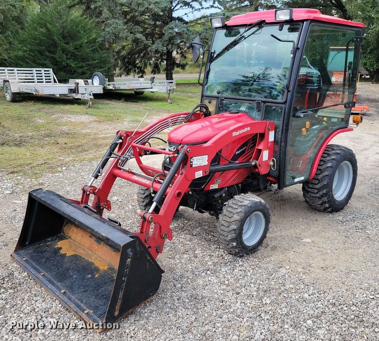 image for item IQ9956 2018 Mahindra eMax25 HST  MFWD tractor